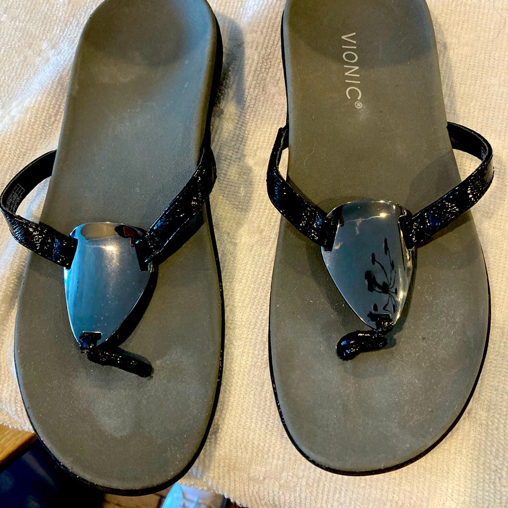 Vionic Raysa Sandal. Size 6